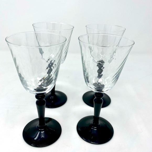Set of 4 Vintage 1980’s Luminarc Optic Swirl Wine Glasses/Goblets Made in France - Picture 1 of 4